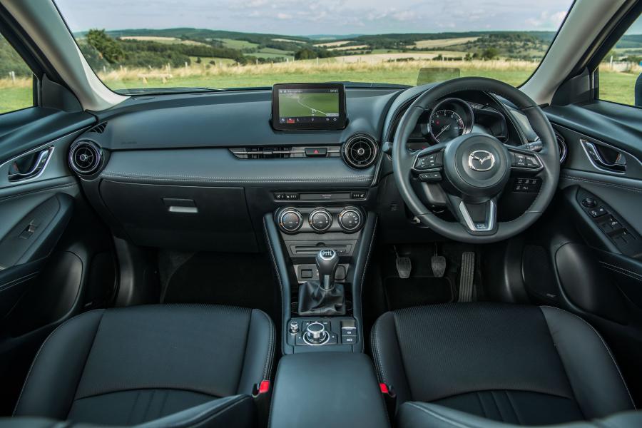 Торпедо Mazda CX-3 2018 года  (UK) (фото 4 из 30)